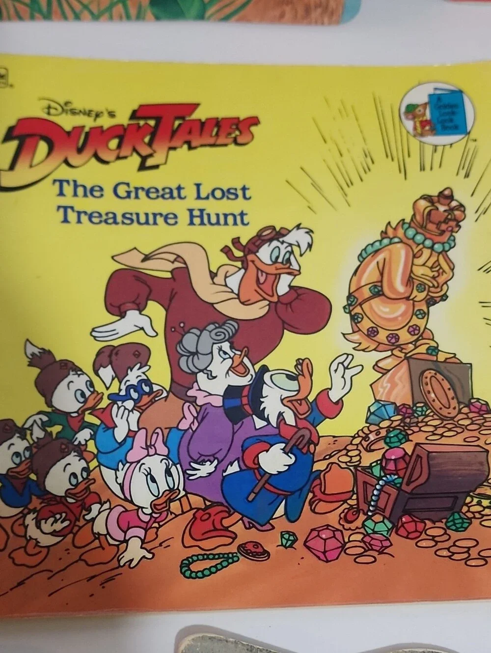 Lot of 8 VINTAGE Golden Shape Books & Look look books Tweety, Duck Tootle & MORE